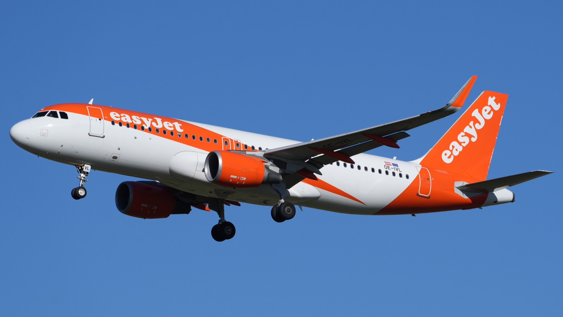 easyJet Airbus A320-214(WL) (OE-IVL)
