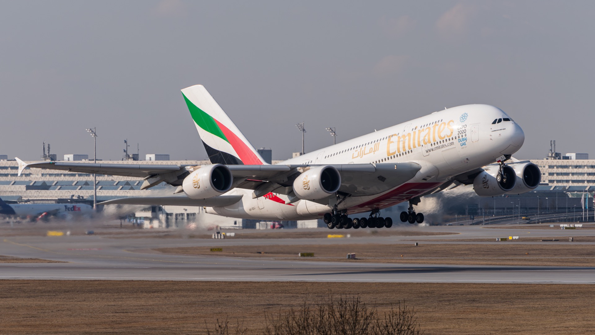 Emirates Airbus A380-861 (A6-EDJ)